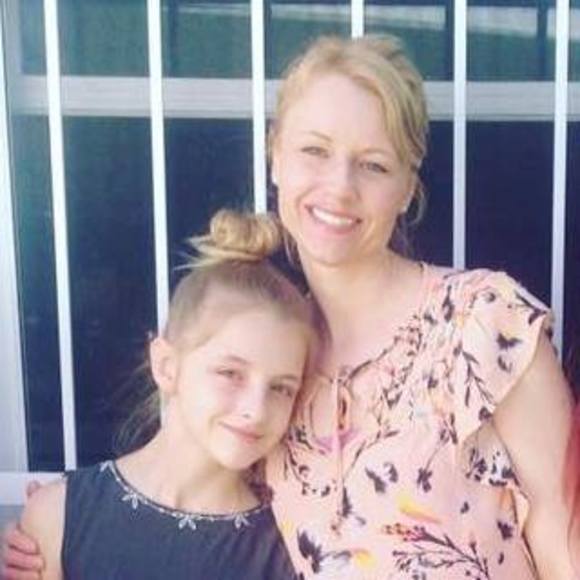 Meet your Posher, Carrie - Picture 1 of 1